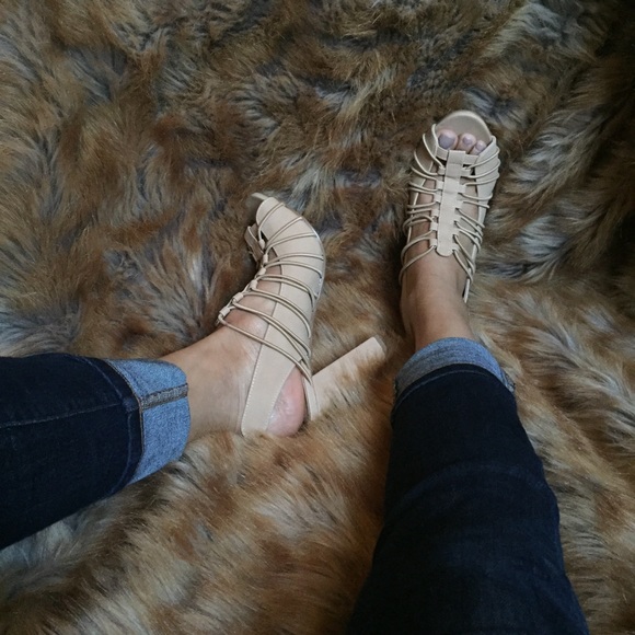 ❌CLEARANCE Natural peep toe sling back block heel - Picture 4 of 7